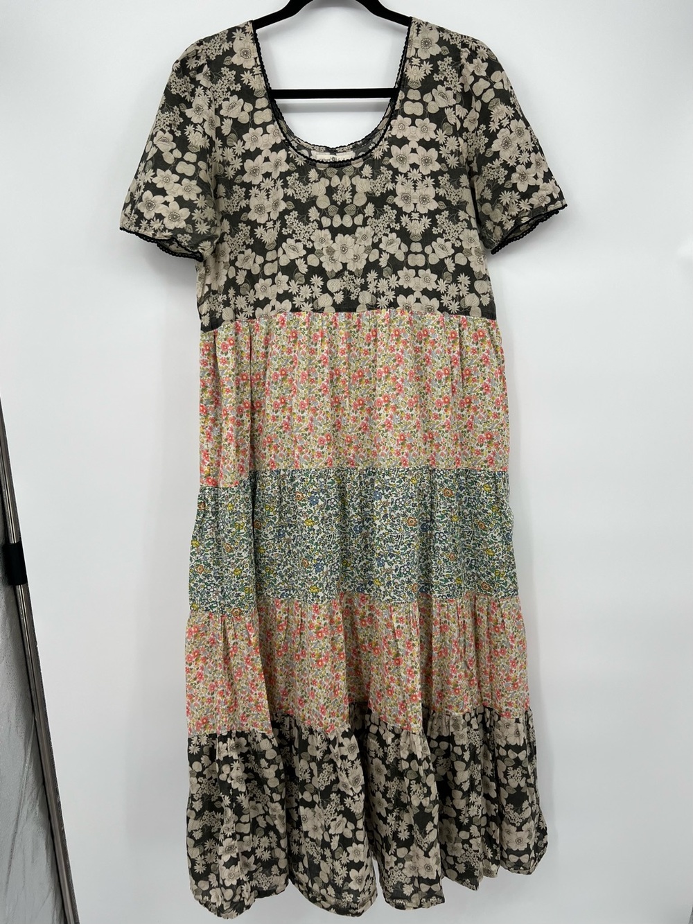 NATURAL LIFE Black & Multi Floral Tiered Maxi Dress Large